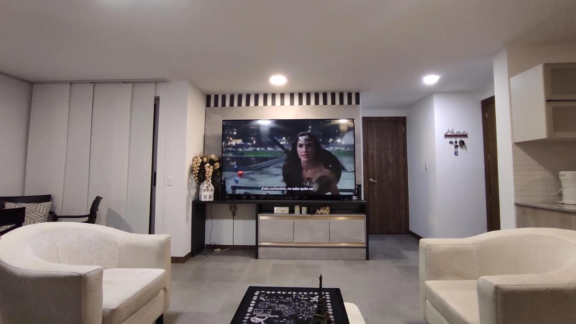 Hermosa Casa En Tumbaco ! Cerca Del Aeropuerto De Quito Y Cerca De Cumbaya ! Holiday home